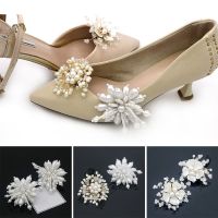 MATERIALIZESTORE19RE8เครื่องประดับผู้หญิง1ชิ้น Sepatu Pengantin Wanita คลิปรองเท้าหัวเข็มขัดเงางามคลิปตกแต่งมีเสน่ห์ดอกไม้ไข่มุก