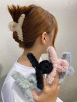 [COD] and winter plush cute girls large hair catch all-match back of the head cross clip simple fashion shark accessories