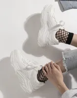 MARIAN（รุ่นใหม่ล่าสุด) รองเท้าผ้าใบผู้หญิง รองเท้าแฟชั่นสไตส์เกาาหลีสุดฮิตเสริมส้น5cm NO.A0347-สีขาว  พร้อมส่ง