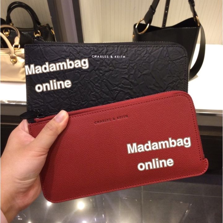 charles-keith-zip-wallet-กระเป๋าสตางค์ซิปใบยาว-ดำ-แดง-พร้อมส่งค่ะ