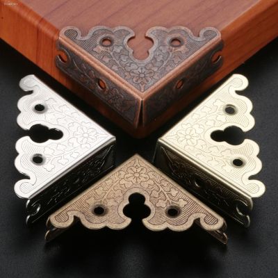 ♂✧卐 4pcs/lot Antique Alloy Triangle Corners Wooden Jewelry Box Flower Lace Edge Protector Decor Carved 34mm Bronze/Red/Gold/Silver