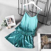{Xiaoli clothing} ชุดนอนผ้าไหมน้ำแข็งแบบใหม่สำหรับฤดูXiaoli clothingชุดนอนแฟชั่นแบบมีสายสปาเก็ตตี้เซ็กซี่สำหรับผู้หญิงสีบริสุทธิ์แบบบาง