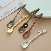 R ช้อนกาแฟโลหะผสมสังกะสี Vintage Ice Cream ช้อนขนมบนโต๊ะอาหารช้อน Creative Forest Bird ช้อนกาแฟครัว Gadgets