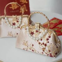 Hot selling 2023 new red plum wedding bag elders with cheongsam bride gold mouth Xiuhe