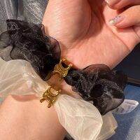 ITEFUG อารมณ์ เรียบหรู ของขวัญ ผ้าพันคอ organza ตาข่าย อุปกรณ์ตกแต่งผม Double C scrunchies ผู้หญิงผูกผม เชือกผูกผมสไตล์เกาหลี วงผมยืดหยุ่น