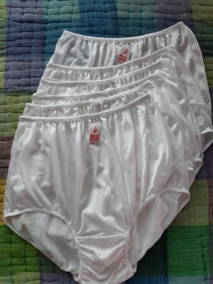 กางเกงในคนอ้วน ตัวใหญ่ แบบเต็มตัว สีขาว แพ็ค6ตัว ผ้าไนล่อน ราคาโรงงาน เอว 40-50 นิ้ว ยืดหยุ่นแห้งเร็ว White Underwear Nylon Full briefs Big Size ไซส์ใหญ่