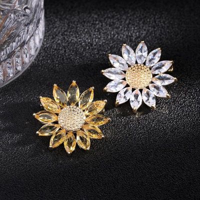 Anti glare button brooch crystal daisy flower coat matching