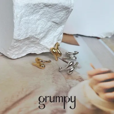 grumpy, octopus earrings (ราคาต่อคู่/cost per pairs)