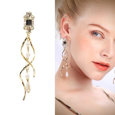 Baroque Water Drop Pearls Clip Earrings No Pierced Hole Elegant Curve Line Long Clip on Earrings without Piercing For Women