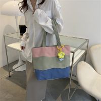 Canvas Bag Womens Large Capacity 2023 New Niche Contrasting Color Shoulder Bag Texture Summer Class Commuting Tote Bag