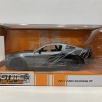 Jada ของเล่นเด็กจำลองรถ Diecast โลหะฟอร์ดรุ่น Mustang GT 2010โมเดลรถอัลลอยของขวัญของสะสม