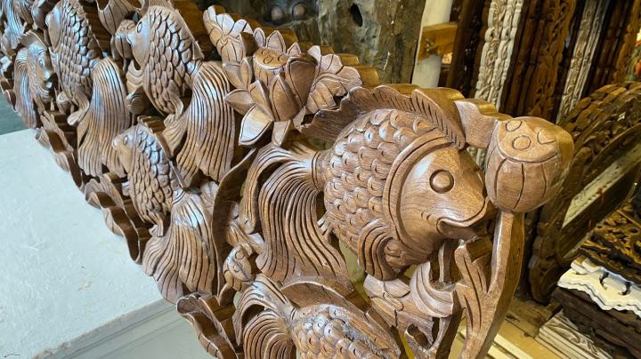 ปลาทอง-9-ตัว-ขนาด-180x45-ซม-wooden-hand-carved-golden-fish-ทำจากไม้สักแกะสลัก-แผ่นไม้สัก-ไม้หนา-4-ซม-ไม้สักฉลุ-ปลาทองแกะสลัก-เสริมมงคล