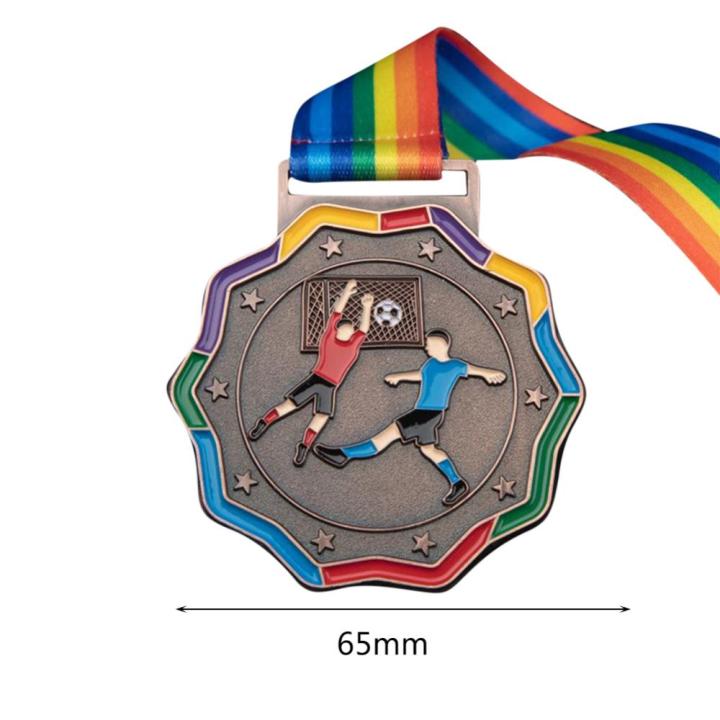 เหรียญฟุตบอลเหรียญสังกะสีอัลลอยด์สำหรับอุปกรณ์การเรียนการระลึกถึงรางวัลการแข่งขันกีฬาที่ได้รับรางวัลคอลเลกชันที่ทนทานต่อการสึกหรอ