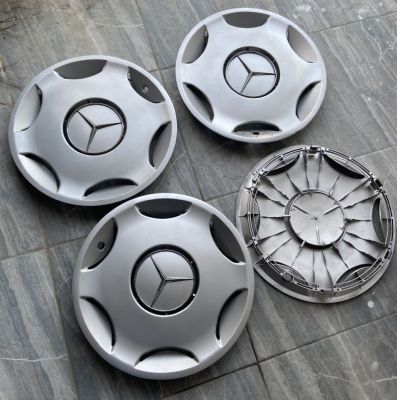 ผ่านการใช้ 4อัน ฝาครอบล้อ 15" Mercedes Benz เบนซ์ ฝาครอบล้อ ดุม ดุมรถ ดุมล้อ ดุมแม็ก แม็ก ฝาล้อ ฝาแม็ก ฝาครอบล้อ โลโก้ center cap c class