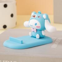 【Hot sales】 รุ่นใหม่แบบสร้างสรรค์ PVC Sanrio ที่วางศัพท์มือถือแท็บเล็ตการ์ตูนเดสก์ท็อปขี้เกียจถือของตกแต่งของขวัญหัวใจสาวๆ