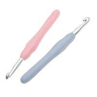 2Pcs Crochet Hook 7mm/8mm Aluminum Alloy Knitting Needles Tool Thick Head Blue Pink Soft Handle Craft Sewing Tools Random Color