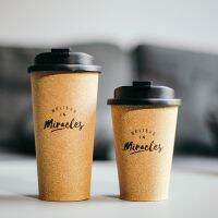 แก้วแก้วกาแฟพร้อมฝาผิวไม้ก๊อกพกพาสะดวกสำหรับการไปดื่มชาที่บ้านคู่นักเรียนทนอุณหภูมิสูงแบบสร้างสรรค์แบบเรียบง่าย