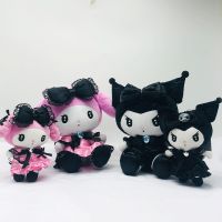 [HOT ZHLSWKCXKLKWHG 543] ของแท้ Sanrio การ์ตูนชุดแม่บ้าน Kuromi My Melody Hello Kitty Plush ของเล่นตุ๊กตา Plushie ตุ๊กตาเด็กวันเกิดของขวัญ