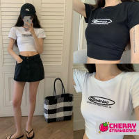 เสื้อแขนสั้น เสื้อครอปแขนสั้น แนวสตรีท Crop top สุดเท่ห์ พร้อมสกรีน ด้านหน้าสุดคูล เสื้อผ้าแฟชั่น สำหรับผู้หญิง