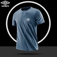 Umbro เสื้อยืดแขนสั้นสำหรับผู้ชาย,เสื้อยืดคอกลมระบายอากาศระบายอากาศได้ดีดูดซับเหงื่อเสื้อกีฬาฝึกสมรรถภาพฟิตเนสวิ่งกลางแจ้ง