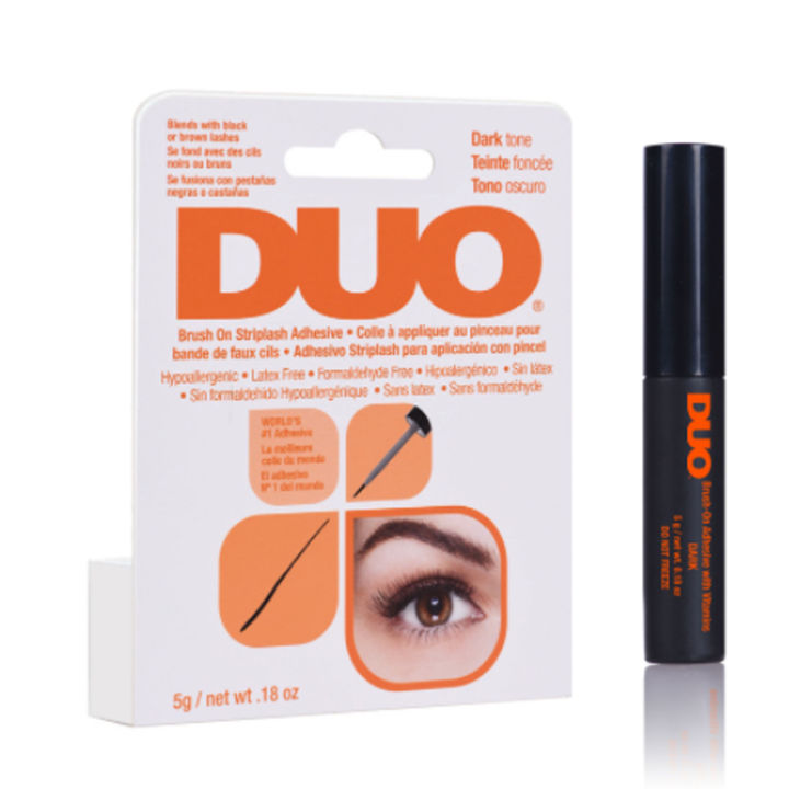 ของแท้! กาวติดขนตาปลอม DUO - Brush On Striplash Adhesive with Vitamins   - Dark Tone