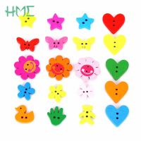 100PCs Random Mixed Star Decorative Buttons 2 Holes Mixed Shape Sewing Wooden Scrapbooking Buttons Heart Flower shape 2017 New Haberdashery