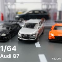 รถของเล่น Q7รถ AUDI 1/64โมเดลรถเอสยูวีซีรีส์ CCA MINIAUTO มีล้อฟรีสำหรับสะสมรถโลหะให้เป็นของขวัญสำหรับเด็กผู้ชายพร้อมกล่องโชว์