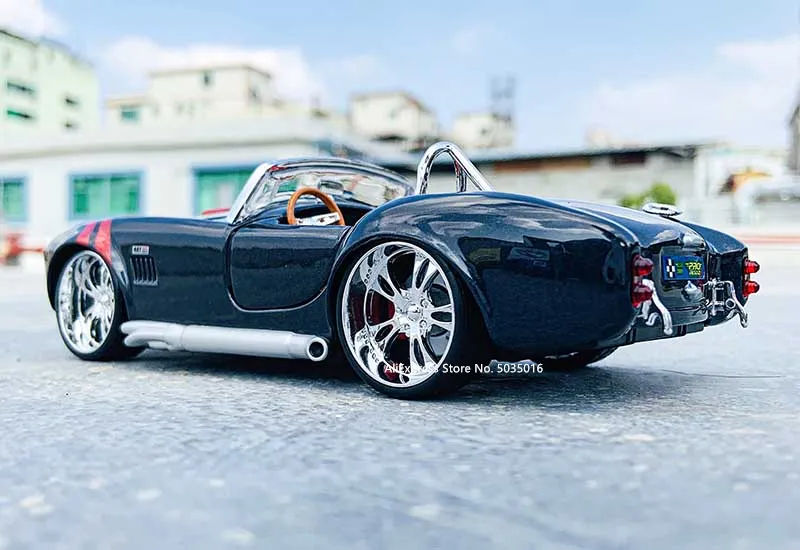 Maisto 1:24 Ford 1965 Shelby Cobra 427 simulation alloy car model