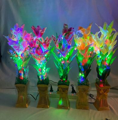 မီပန်အိုး အ​ရောင်မျိုးစုံရှိပါသည် ဂန္ဓမာ ไฟ led ดอกไม้ ดอกเบญจมาศ LED ประดับหน้าพระ กระพริบสลับสีสวยงาม 270102