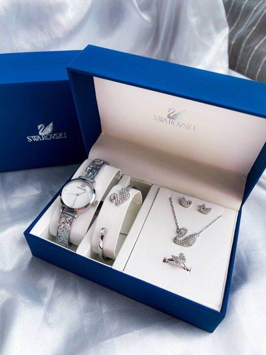 new-set-นาฬิกา-เครื่องประดับ-swarovski-สแตนเลส-งาน-boxset-หรูหราเหมือนเดิม-ตัวนาฬิกาเป็รเพชรรอบวง-มาพร้อมกล่อง