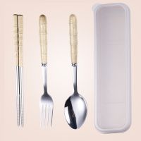 ชุดช้อนส้อมตะเกียบแบบพกพา rice straw cutlery set