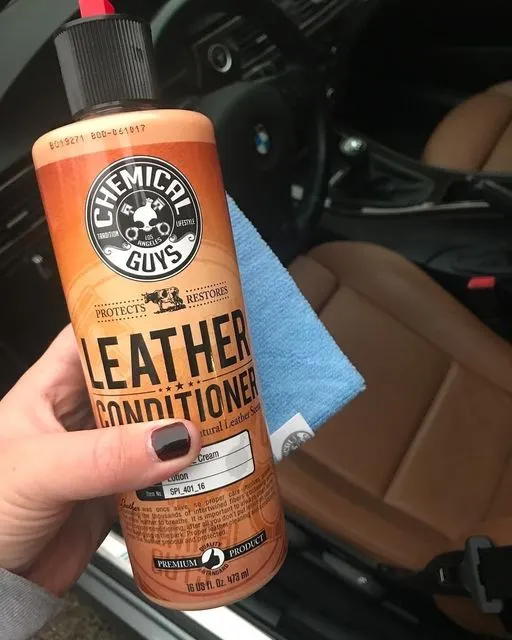 Chemical Guys Leather Conditioner (128oz) (SPI_401)