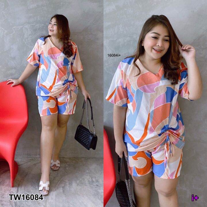 tw16084-set-bigsize-เสื้อแขนสั้นแต่งเชือกรูดหน้า-กางเกงขาสั้น-พิมพ์ลายกราฟฟิก