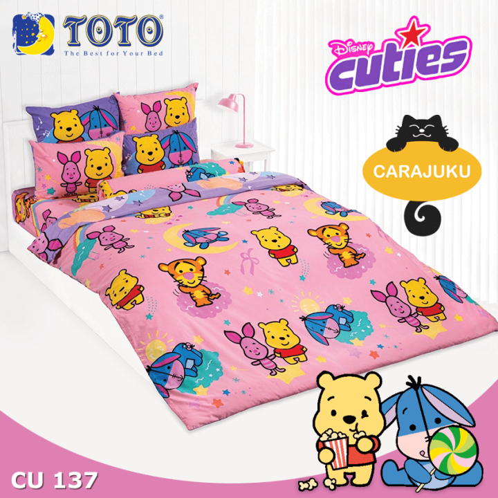 toto-ชุดผ้าปูที่นอน-ดิสนีย์-คิวตี้-disney-cuties-cu137-สีชมพู-โตโต้-ชุดเครื่องนอน-3-5ฟุต-5ฟุต-6ฟุต-ผ้าปู-ผ้าปูที่นอน-ผ้าปูเตียง-ผ้านวม-หมีพูห์-pooh