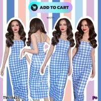 J18437 Maxi dress ทรงรัดรูปตามสัดส่วน ลายสก็อต Maxi dress with a fitted cut in a plaid pattern.