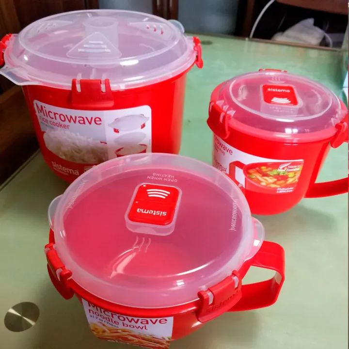 Sistema lunch boxes for office workers can be heated in microwave ovens