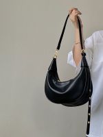 Textured niche underarm bag for women 2023 new large-capacity soft leather black hot girl crossbody bag versatile dumpling bag trendy