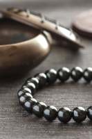 กำไลหินแท้ ฮีมาไทต์ สร้อยข้อมือ Hematite เป็นแร่ตระกูลเหล็กไหล หินเพชรดำ หินแห่งความปลอดภัย