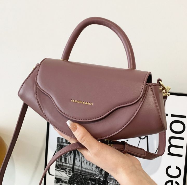 high-quality-female-small-bag-in-the-summer-of-2022-the-new-tide-fashion-joker-inclined-shoulder-bag-ins-hand-the-bill-of-lading-shoulder-little-bread