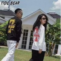 TIDE BEAR เสื้อสวมหัวแบบสวมหัวของผู้ชายเสื้ออันเดอร์เชิ้ตคอกลมเสื้อแขนยาวแนวสตรีทสไตล์ฮิปฮอปเสื้อแบบหลวมบล็อกสีชุดคู่รักพิมพ์ลายอักษรย่อ