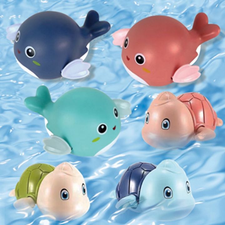 smilewil-ของเล่นอาบน้ำ-สำหรับเด็ก-ของเล่นในน้ำ-บีบฉีดพ่นน้ำได้-หลากหลายแบบ-ของเล่นลอยน้ำ-ของเล่นเต่าว่ายน้ำ