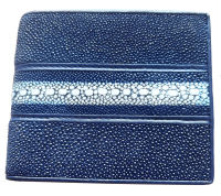 กระเป๋าสตางค์ชาย-หญิง สองพับ ทำจากหนังปลากระเบนแท้ สีน้ำเงินเข้ม 3.5 X 4.5 นิ้้ว (Aprx.)