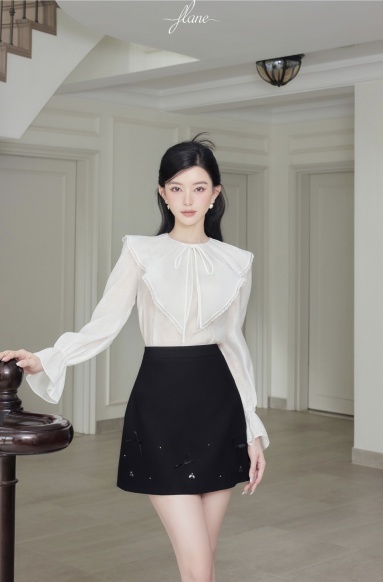 Sơ mi trắng và chân váy màu đen – set đồ không thể thiếu trong tủ đồ của cô  nàng công sở - Thời trang - Việt Giải Trí
