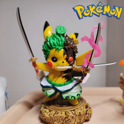 โปเกมอนรูป Pikachu รุ่นตุ๊กตารูปแกะสลัก Pikachu คอสเพลย์ Roronoa Zoro One P Iece แอ็คชั่นพีวีซีตกแต่งเด็กของเล่นของขวัญ