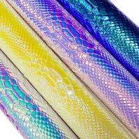 [HOT EXQQUZIOWGWD 116] 30X135ซม. งูผิว Grain Embossed Holographic Spunlace ผ้าแผ่นสำหรับทำกระเป๋า/ตกแต่ง/ต่างหู/รองเท้า /Craft