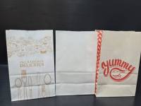 พร้อมส่ง (100ใบ/แพ็ค)ถุงกระดาษ ถุงกระดาษมีก้น ถุงกระดาษใส่อาหาร ใส่ขนม ถุงกระดาษยัมมี่  (CC)