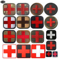 Red Cross PVC Badge Medical First Aid Patches Battlefield Rescue Square Hook Loop สติ๊กเกอร์เย็บปักถักร้อยสำหรับกระเป๋าเป้สะพายหลังกลางแจ้ง-Kuosie