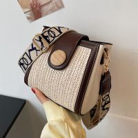 Hand-woven small bag new fashion womens bag net red broadband Messenger bag female all-match bucket straw bag 【QYUE】