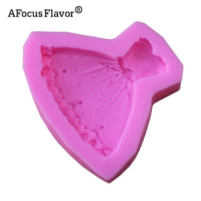 ；【‘； 1 Pc Princess Dress 3D Shape Cake Mold Chocolate Silicone Mold Soap Fondant Cake Decoration Tools For Kitchen Baking Stencil