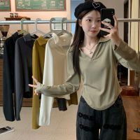 COD clothes เสื้อยืดแขนยาวขนาดใหญ่สำหรับผู้หญิง 2023 ใหม่ฤดูใบไม้ร่วงสีทึบเสื้อด้านล่างไขมันเล็กน้อยไหล่ขวาบางคอวีด้านบน